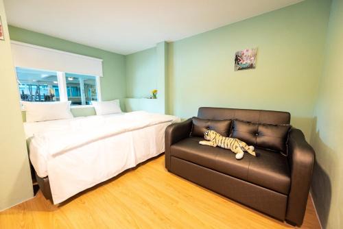 Business Studio Room with Balcony