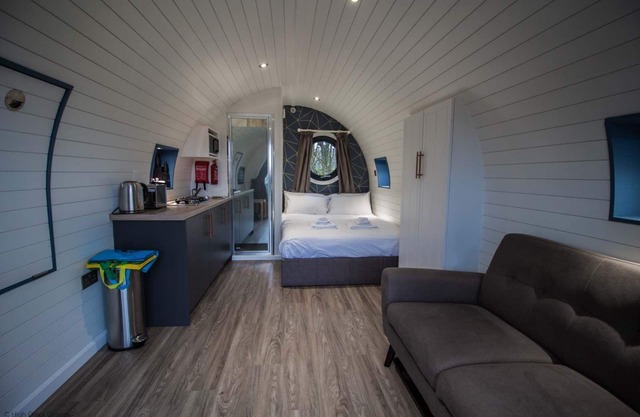 Buttercup Pod - sleeps 2 | Gold Award winning