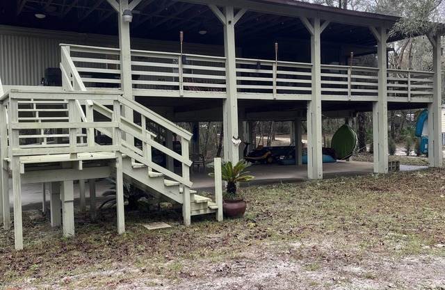 Butterfly Crossing peaceful getaway on the historic Suwannee. Fish, Boat, Relax