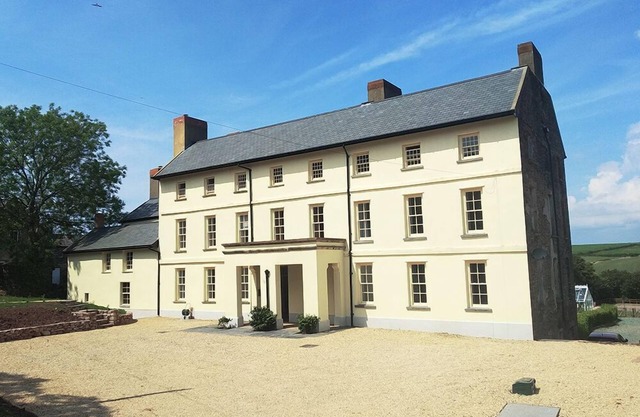 Butterhill Grange, Holiday Home St Ishmaels, Near Dale, Sleeps 18, 8 bedrooms, bathrooms