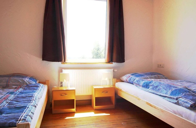 BW06 friendly 4 room fitter's apartment in Laichingen with washing machine and WiFi