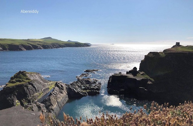 Bwthyn Gerrig, Holiday Cottage Abereiddy, Sleeps 6, 3 bedrooms, bathrooms