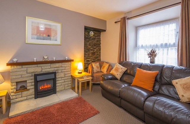 Bwthyn Llechen, Holiday Cottage Fishguard, Sleeps 6, 3 bedrooms, bathrooms