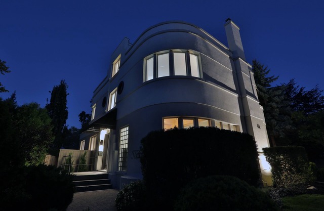 By The Lake - Couple Getaway - Business Travel - Luxury - Great Location
