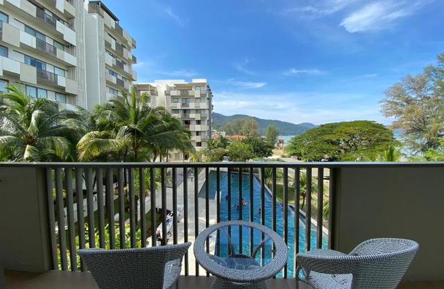 By The Sea@Side Seaview n swimming pool view #133A