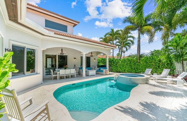 BY THE SEA VACATION VILLAS 5 STAR AQUABELLA 5/4 PRIVATE POOL WALK TO BEACH