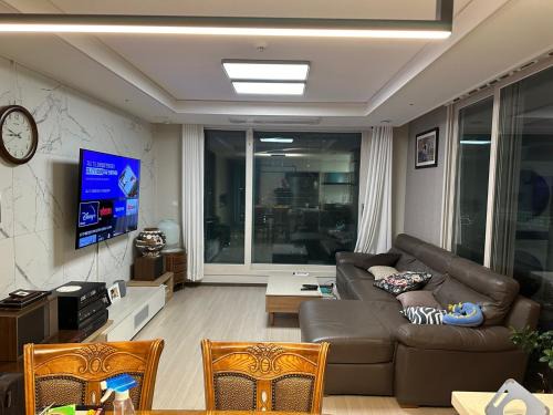 Byeollae Station I-park Suite Apartment