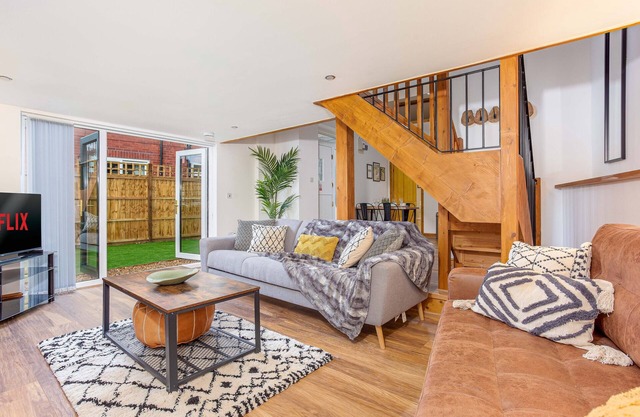 ByEvo Oswestry Barn - Quirky 2 Bed 1 Bath Barn style annex close to town centre