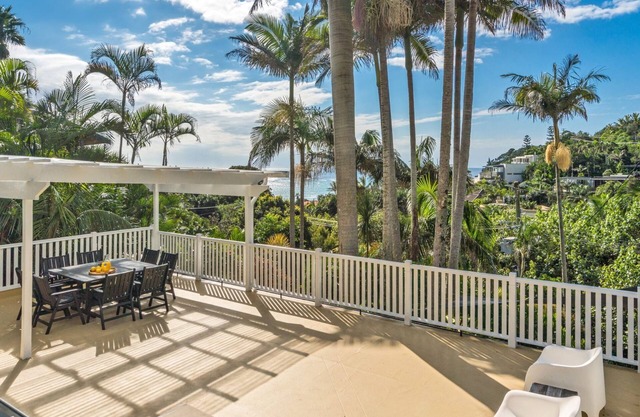Byron Bay Luxury Homes - Upper Decks