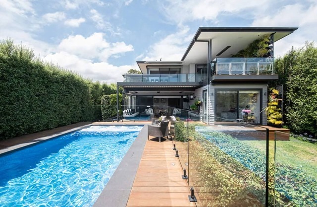 Byron by the Beach | Luxury Heated Pool and Views