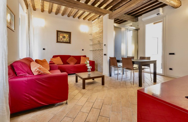 Byzantine Palace, Ravenna Center: 2-story house with private inner courtyard