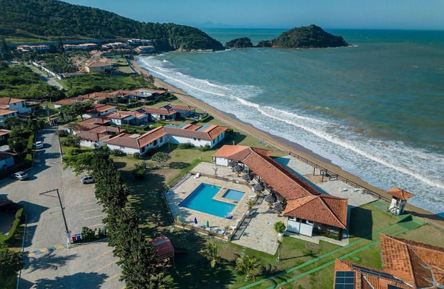 Bz60 House in a condominium right on the sand