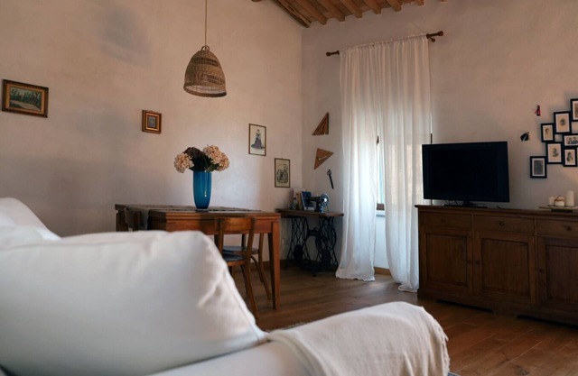 "c'era una Volta" al Rione Castello, Luminosa Casa con Vista Panoramica sul Lago