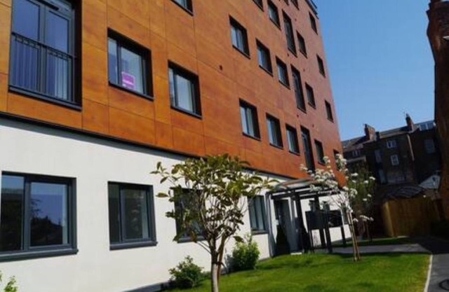 C York. free parking. Station 2 mins Driving distance of Fulford Golf Course