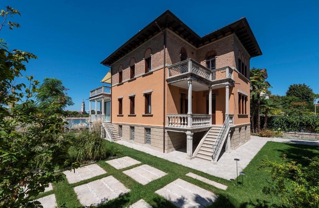 Ca' delle Contesse - Villa on lagoon with private dock and spectacular view