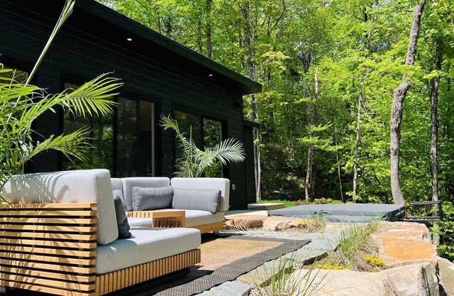 Forest Refuge | Fire HotTub Tremblant 15 min