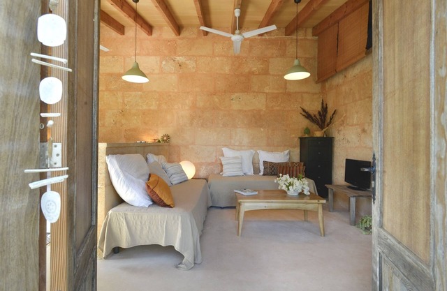 Ca Na Martina. Countryside House In Llombards,
