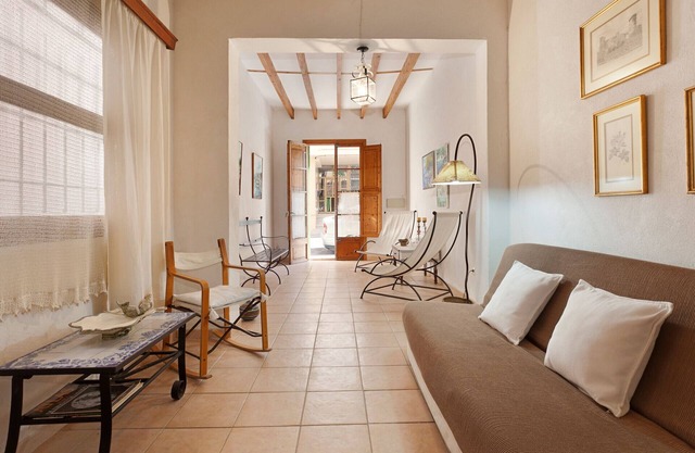 Ca na Miquela - 1 minutes walk away from the beach