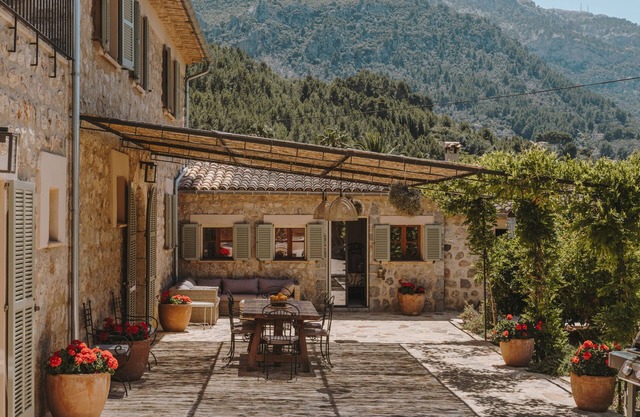 Ca Na Nela, Soller. The house with the dancing garden.