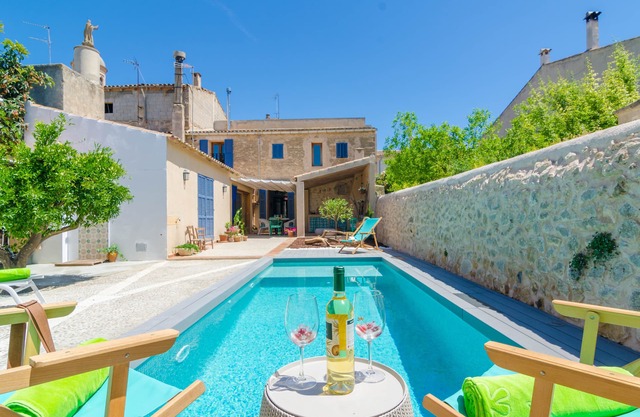 CA NA SIONA - Villa with private pool in Vilafranca de Bonany. Free WiFi