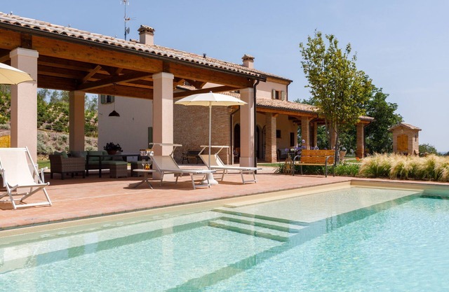 Ca' Pellicciano 8, Emma Villas