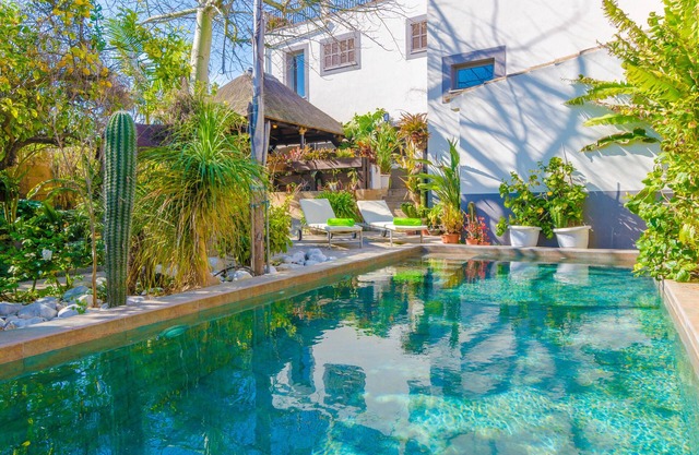 CA S'ESCOLÀ - ADULTS ONLY - Stunning villa with private pool and free WiFi.
