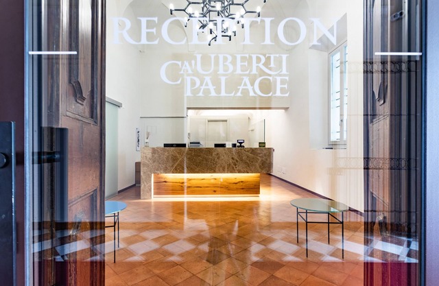 Ca' Uberti Home Boutique , Mantegna Hotels