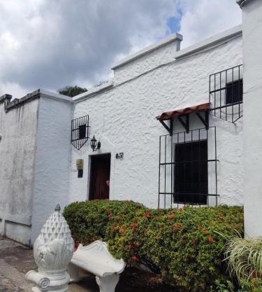 Cabaña 52 en la Aldea Doradal Santorini Colombiano