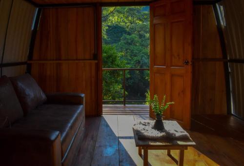 Cabaña el Chapuzón montaña y rio, lugar fresco