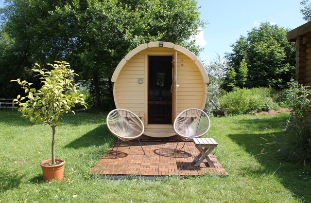 Cabana-Economy-Shared Bathroom-Garden view-Schlaffass 2