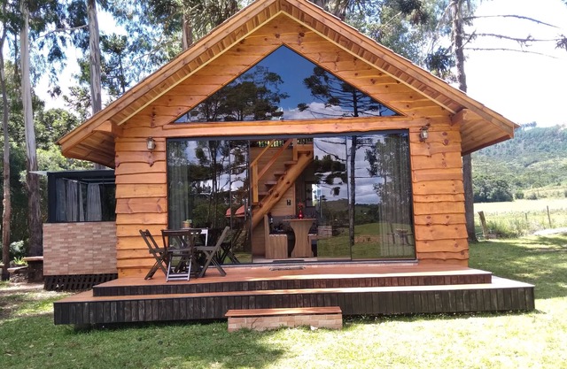 Cabana Pequeno Bosque com Jacuzz