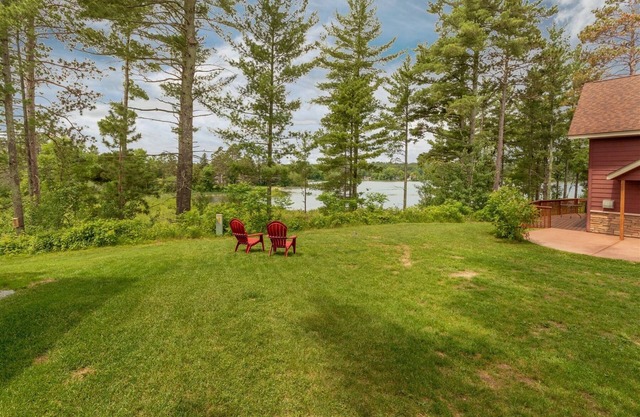 Cabin 106 - Open Loft/Modern, Clean, Comfortable