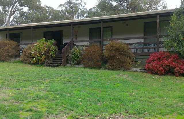 Cabin 2- Emerald Park