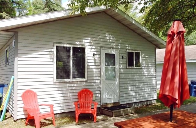 Cabin 4 | Moonbeam