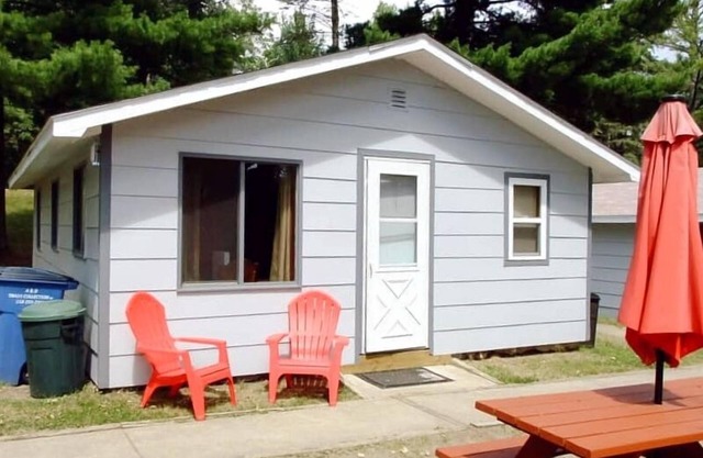 Cabin 6 | Voyageur