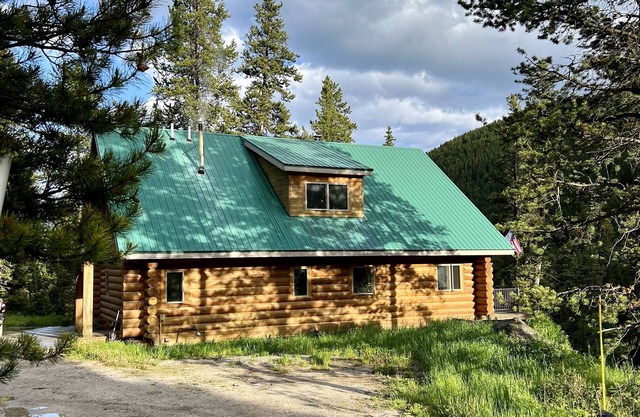 CABIN IN BIG SKY - CERUL MARE CABIN