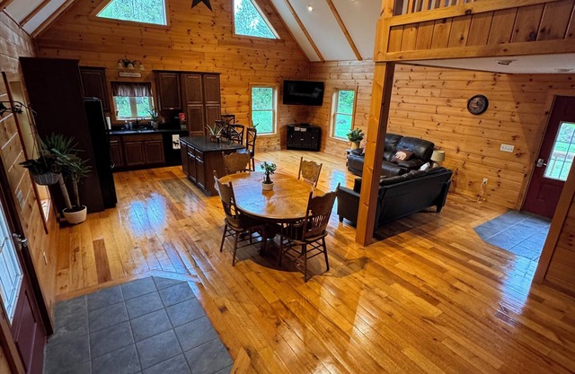 Cabin in the woods. Open to ATV VASA and snowmobile VAST trails.