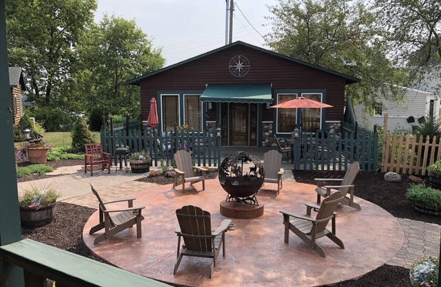 Cabin near Mississippi with Pickleball court - North Star