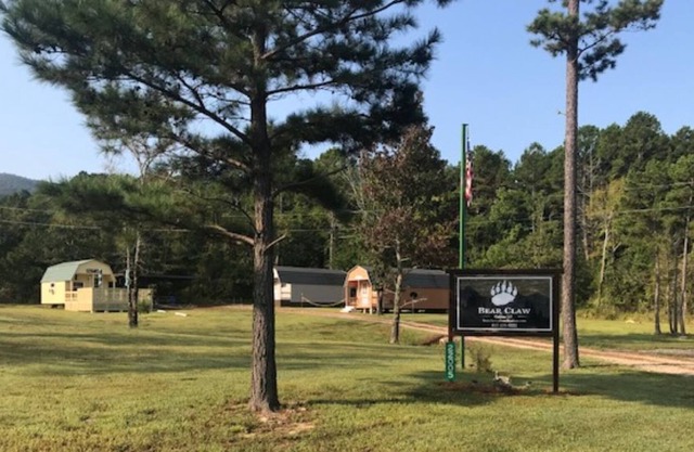 Cabin near the Kiamichi River and mountains for the outdoor ATV/UTV enthusiast!