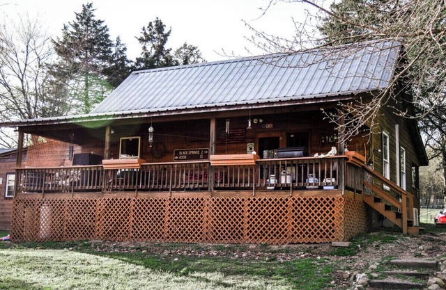 Cabin on Collier creek. Go swimming or soaking. Caddo Gap Arkansas