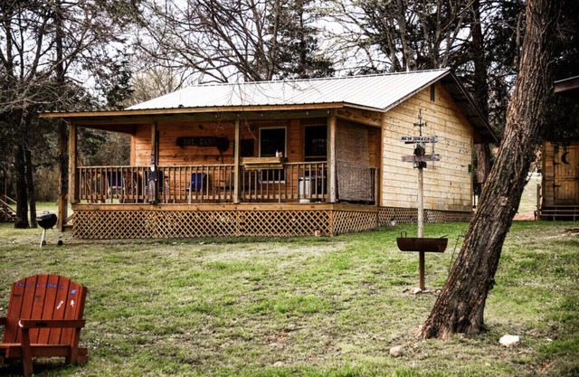 Cabin on Collier creek! In Caddo Gap