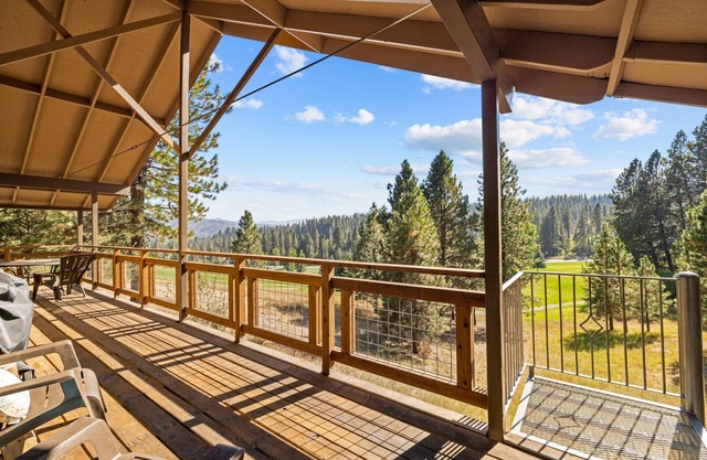 Cabin on the Golf course~Hot Springs~Pickleball~Pet Friendly!