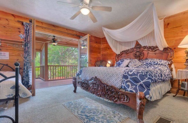 Cabin on The LakenBed and Breakfasts
