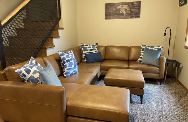 Cabin Retreat in the Woods - Hot Tub, Grill, Firepit, Ski at White Pass, Hiking