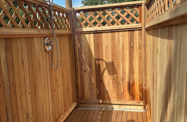 Cabin with fields of dreams! Dry cabin with all the comforts and amazing views.