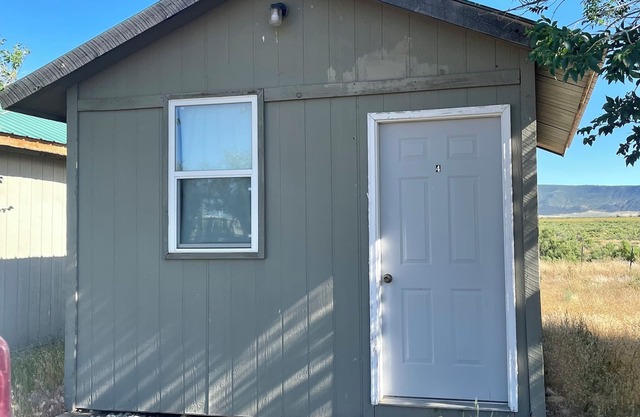 Cabins @ The Basin Store. Perfect for summer basecamp to all your adventures!