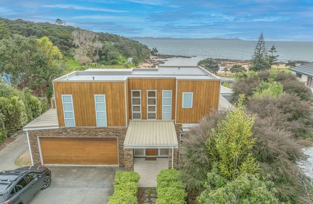 Cable Bay Retreat with Outdoor Bath Luxury