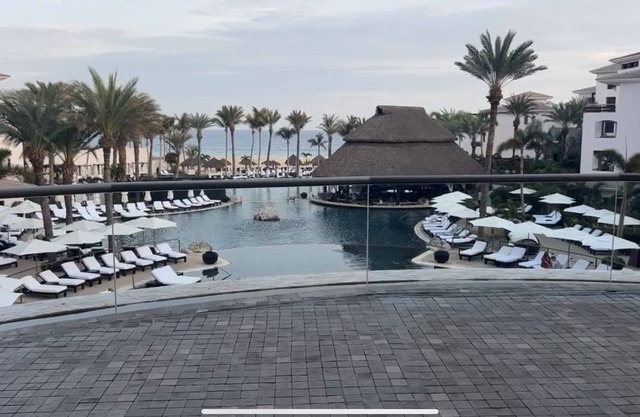 Cabo Azul- Full kitchen, jetted tub/shower & balcony. Restaurants and more.