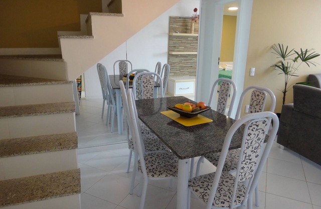 Cabo Frio, foot in the sand, beautiful coverage with air conditioning, barbecue, sink.