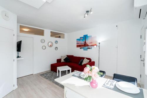 Cabopino Port Modern 2 Bedroom Apartment